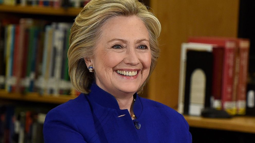 Hillary Clinton to Write a Book of Essays