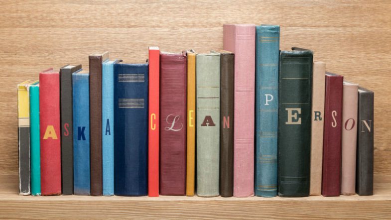 Various Ways To Organize Your Bookshelf