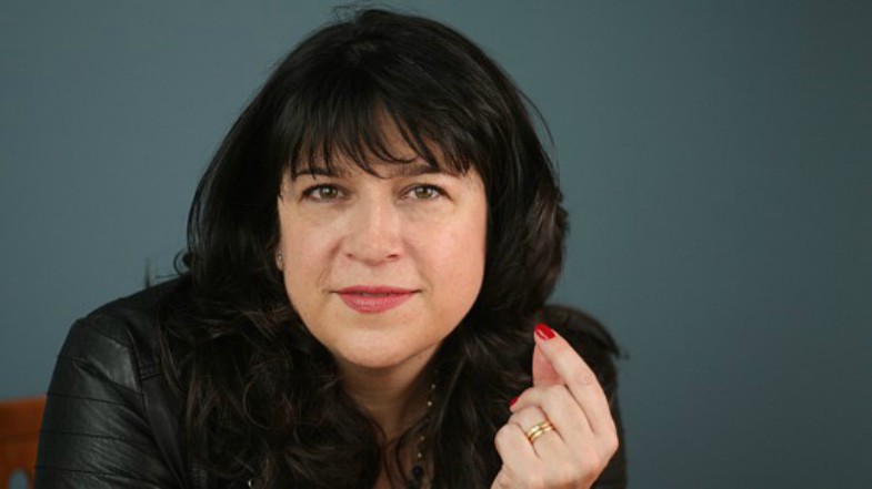 E.L. James Throws Jab into Rowling-Morgan Twitter Feud