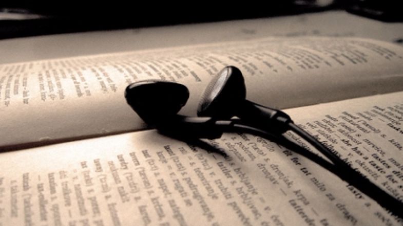 The 8 Best Podcasts for Readers