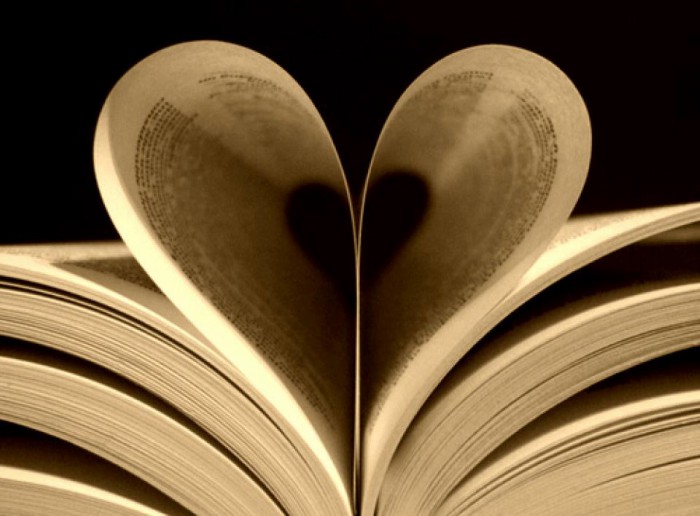 This Bookworm Life: Bookstr Celebrates National Book Lovers Day