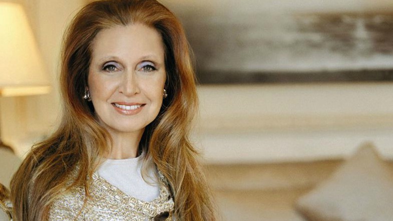 Danielle Steel’s Desk Is a Pile of Her Own Books