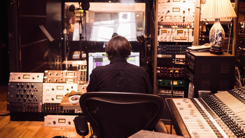 Not Going to Finish Your Yearly Reading List? This Radio Station Has Your Back.