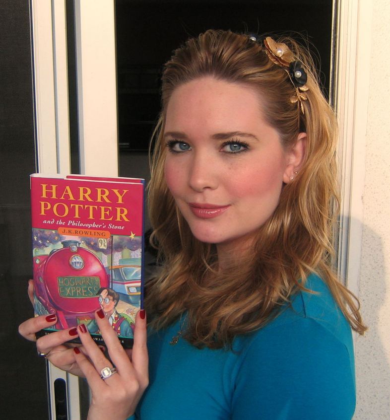 Image Via Sarah J. Maas 