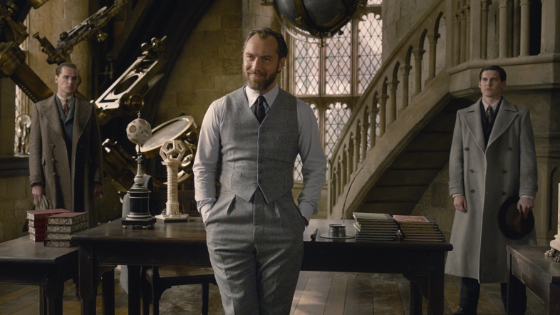 ‘Fantastic Beasts’ Brings Us Back to Hogwarts in New Featurette!