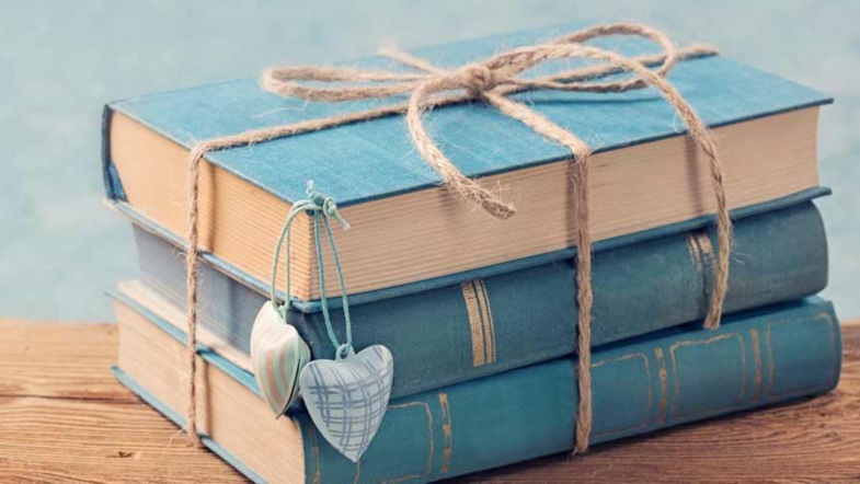 Bookstr X HarperCollins Holiday Gift Guide!