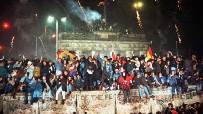 Celebrate 30 Years Since the Fall of the Berlin Wall With This Amazing Novel