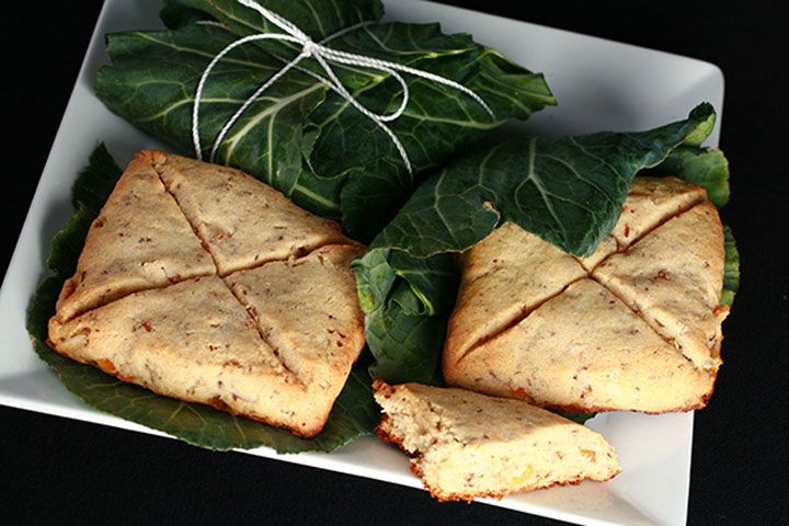 A plate full of lembas bread, delicious bread from Lord of the Rings