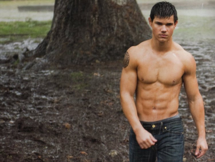 Shirtless Jacob Black, displaying Quileute werewolf tattoo