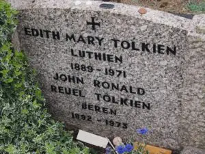J.R.R. Tolkien and Edith Bratt's gray tombstone