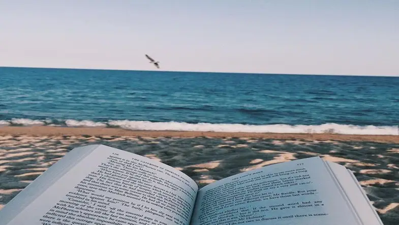 6 Books to Bring You Summer Vibes