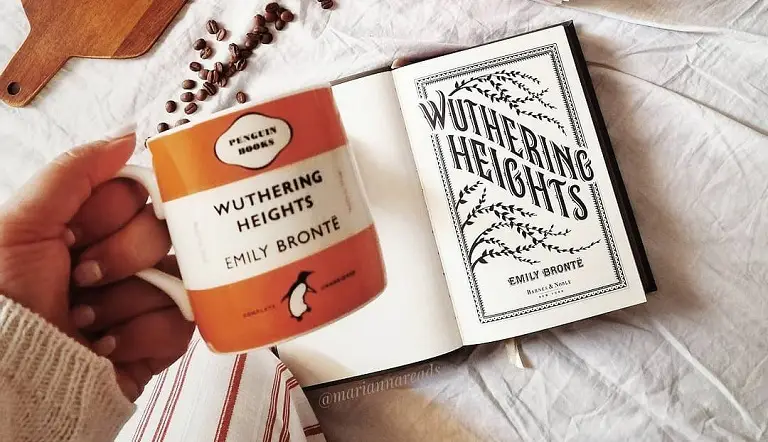 #Bookstagrammer of the Week: @mariannareads_