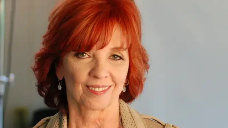 Nora Roberts: Romance, Writing, & Relationships